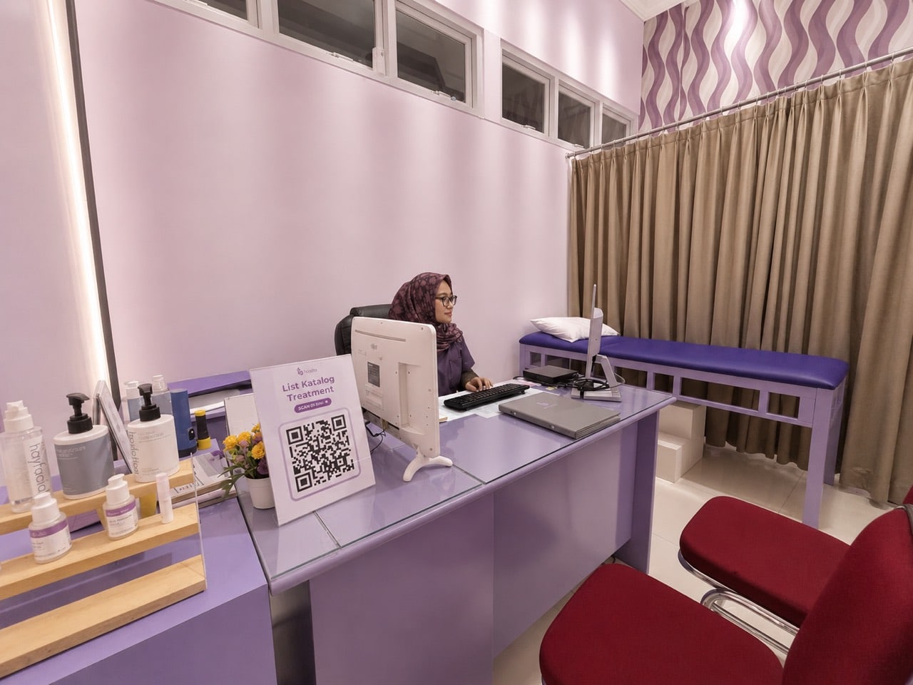 Ruang konsultasi Hayfa Skin Clinic Tlogosari.