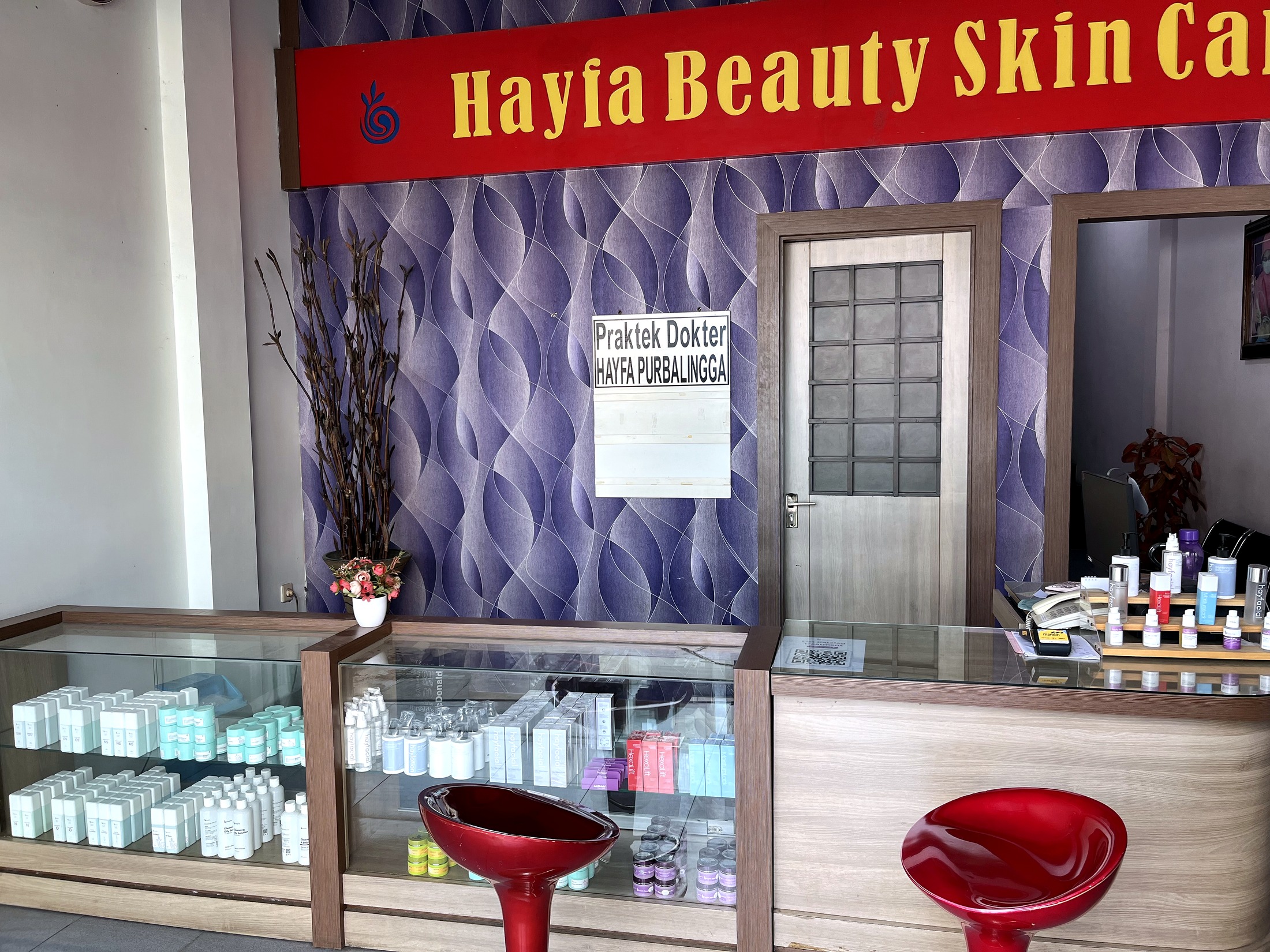 Area display produk Hayfa Skin Purbalingga.