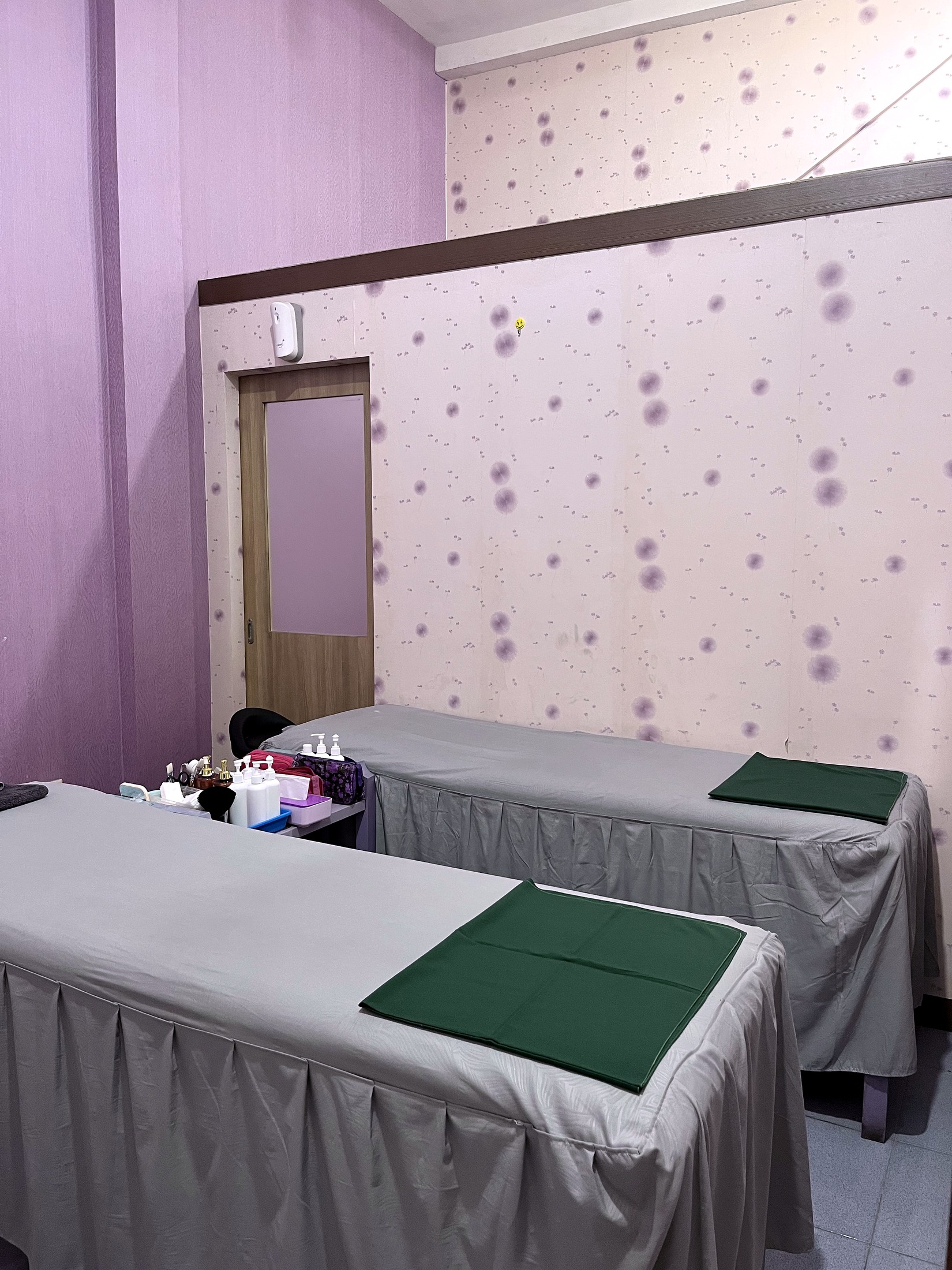 Ruang treatment Hayfa Skin Purbalingga.